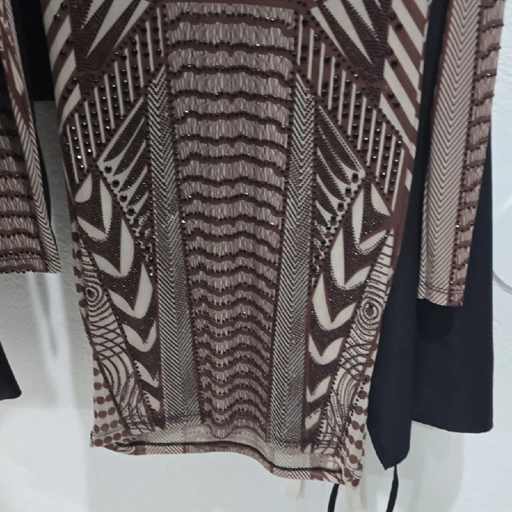 Geometric Patterned Mini Dress - Picture 3 of 3